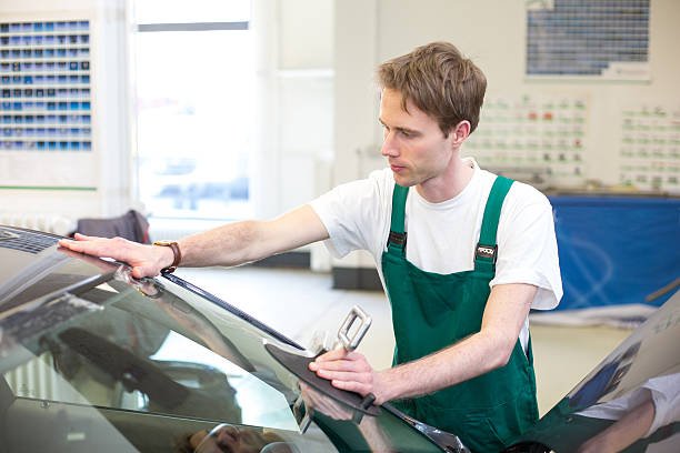 Auto Glass Repair Manhattan Beach CA - Get Expert Windshield Repair and Replacement Services with Hawthorne Auto Glass